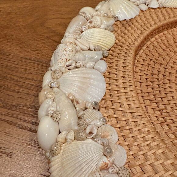 Pottery Barn Set of 4 Sea Shell Rimmed Rattan Charger Plates Beach Coastal 15” - Picture 3 of 8